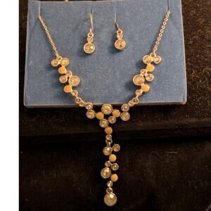 Vintage 2009 Avon Pastel Bubble 'Y' Necklace Gift Set Vanilla